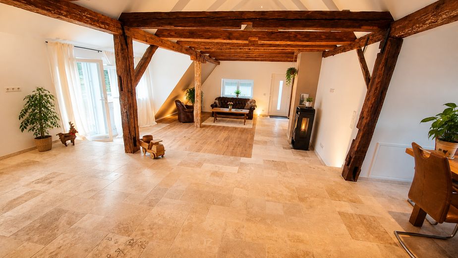 Exklusive 4 bis 5 Zimmer-Wohnung in Pfarrgasse 2, 73037 Göppingen – WZ