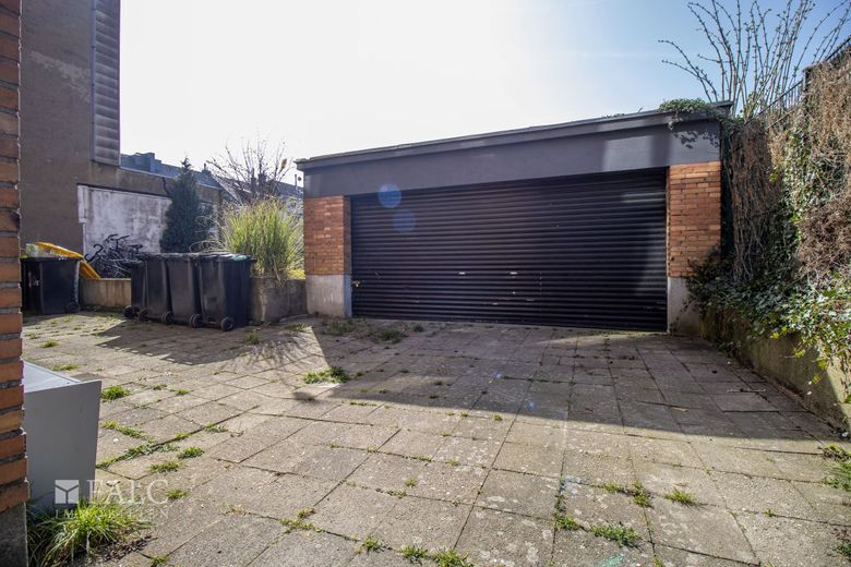 Auf der Mittelstraße mitten im Leben - Ihre Anlage in Eschweiler-Zentrum! – Zusätzliche Garage