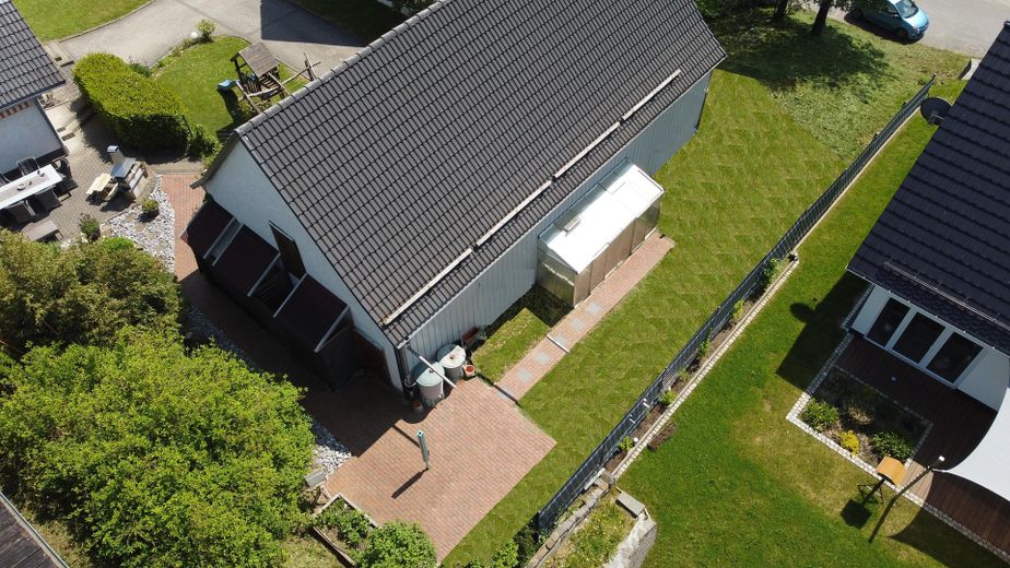 Einfamilienhaus m. energetischen Raffinessen! Prov-Frei! – Luftaufnahme Nebengebäude