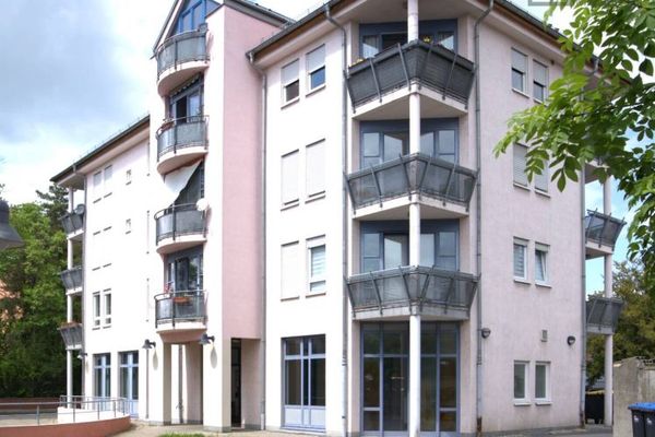 +++GEMÜTLICHE, HELLE 2-RWG MIT BALKON u. TG-STELLPL. IM BELIEBTEN WURZEN+++