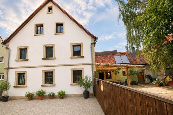 Sandsteinanwesen in Uehlfeld -kernsaniert-nachhaltig-außergewöhnlich. Ein Zuhause mit Geschichte