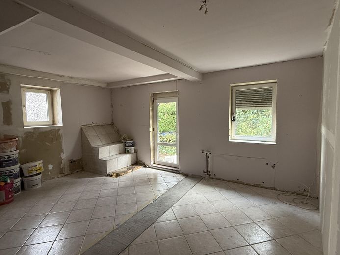 3-pokojowe mieszkanie w oficynie, ciche, w centrum, z 2 tarasami – Wohnzimmer alt