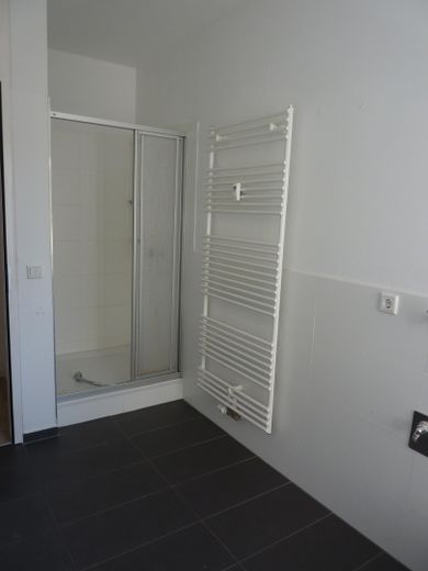 Moderne 4,5 Zimmer Wohnung mit Wohnküche – Bad 