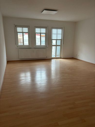 Provision frei! Gepflegtes 4 Familienhaus in Innenstadtlage von Worms – – 2.OG Wohnzimmer
