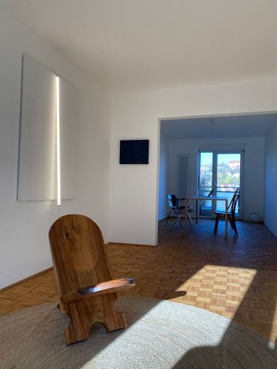 Sonnige 3 Zimmer-Wohnung in Halbhöhenlage mit Weitblick auf Stuttgart – Wohmzimmer