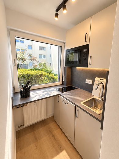 Rénové & charges tout compris : appartement meublé avec une excellente desserte par les transports en commun – Photo 8