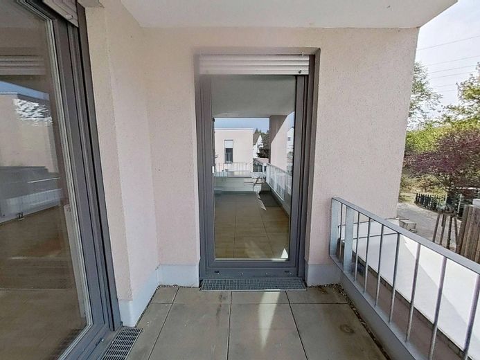 Moderne 3-Zimmer-Wohnung mit EBK und großem Balkon! – Ansicht II: Balkon