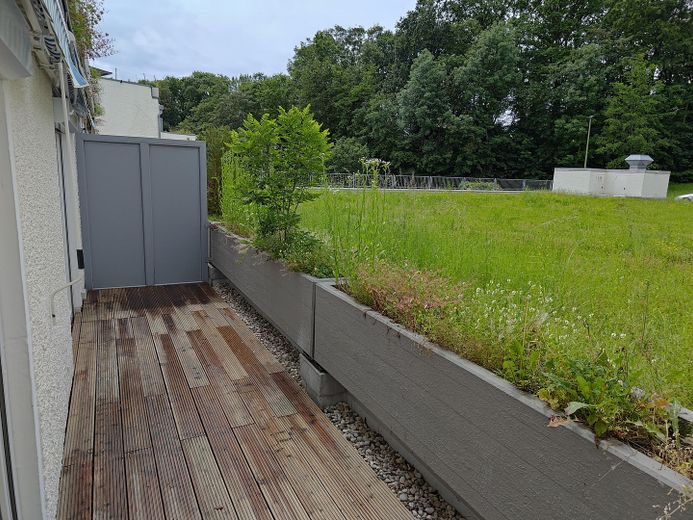 Möblierte provisionsfreie 2-Zimmerwohnung direkt am Inn – Großzügige Terrasse