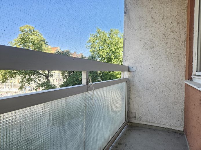 Appartamento con 3,5 locali, completamente ristrutturato, con balconi a Laim – Balkon