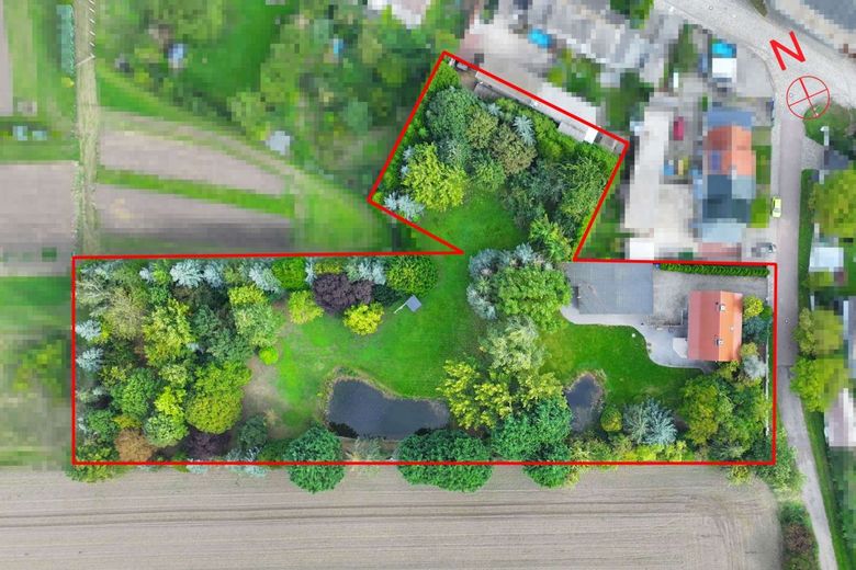Ungestörtes Leben auf idyllischem Grundstück mit Teichen &amp; traumhaftem Einfamilienhaus bei Staßfurt – Vogelperspektive nah