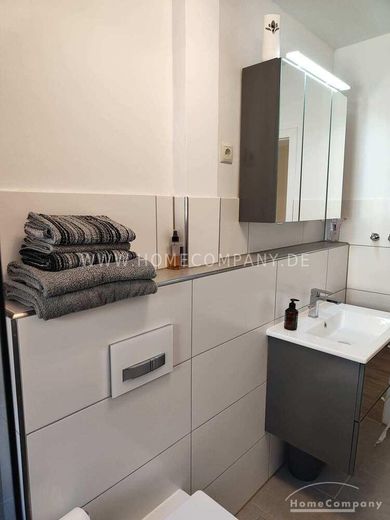 Schöne, moderne 4 Zi.-Wohnung, 1. OG, komplett und hochwertig ausgestattet. In ruhiger Lage Nähe Hbf und City. – 09dac0458016c22b66cd73dee0c08519ef78678e.jpg