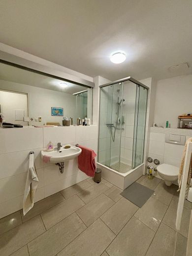 Tolle Wohnung mit großem Balkon in Kaiserswerth – Gästebad