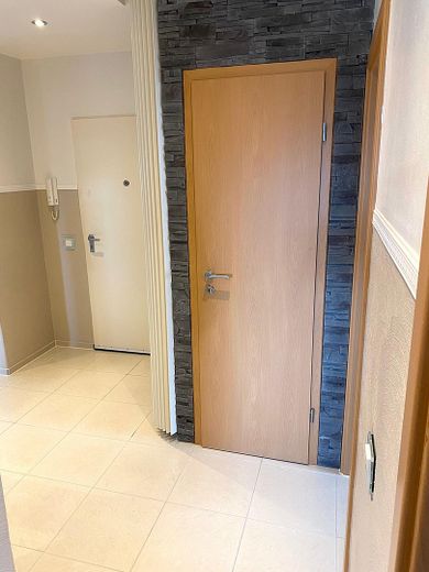 Appartamento in condominio di lusso con balcone e garage + parcheggio (in totale 3 auto) e riscaldamento a pavimento – Foto 14
