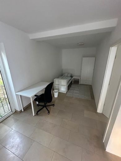 WG Zimmer möbliert 4