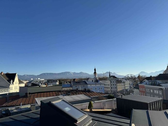 EXKLUSIVE GELEGENHEIT!- TRAUMPENTHOUSE mit 360 Grad Bergblick, Balkon, Dachterrasse und Luxusküche – फोटो 1