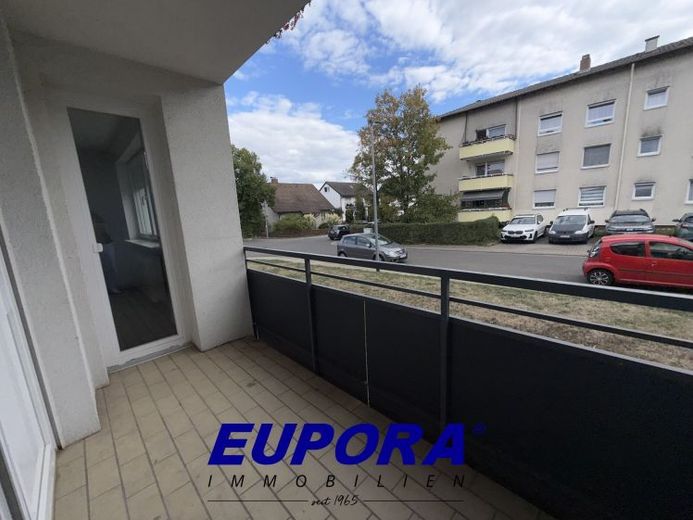 EUPORA® Immobilien: Piso de 3 habitaciones con balcón en Eisenberg. – Foto 1