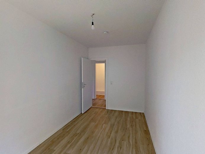 Moderne 3-Zi.-Whg. mit BALKON und EBK in fußläufiger Nähe zum Eiderufer – Ansicht II: Schlafzimmer II