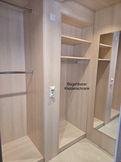 Schlafzimmer Kleiderschrank