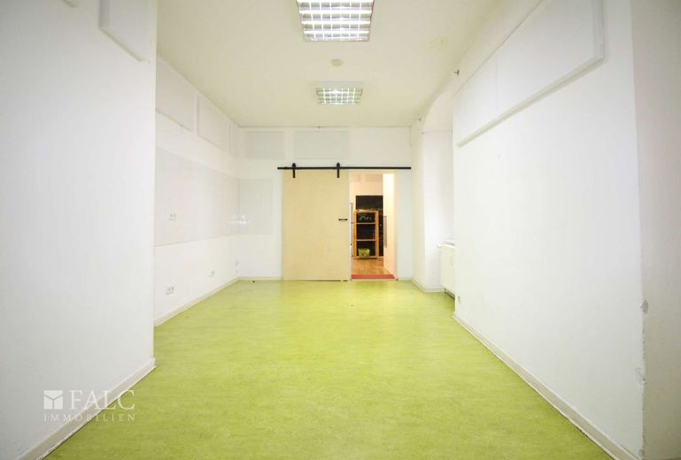 Gewerbefläche Praxis / Kita / Büro / Kanzlei - Hier ist alles realisierbar! – Durchgangsraum