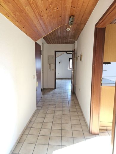 Wohnung in Siegelbach zu vermieten. Gute Aufteilung. Helle Räume. Ideal für Zweisamkeit ... – 5268 - Flur in der Wohnung