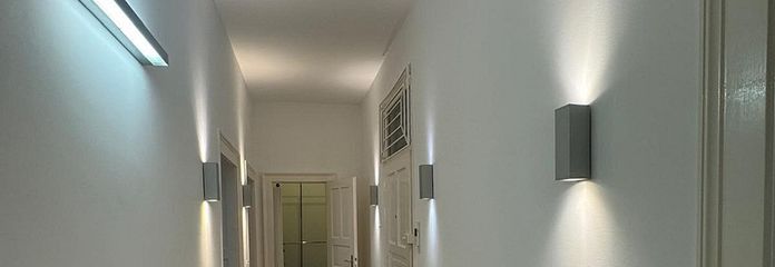 Schöne modernisierte Altbauwohnung im Herzen Schwabings - Teilmöbliert – Flur/ Diehle