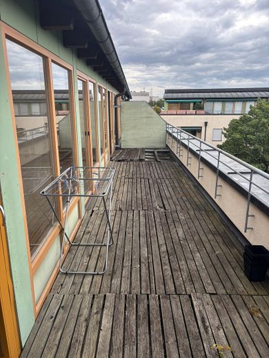 Provisionsfreies 1,5-Zimmer Dachstudio mit 4% Rendite in hervorragender Lage - in Renovierung – Dachterrasse