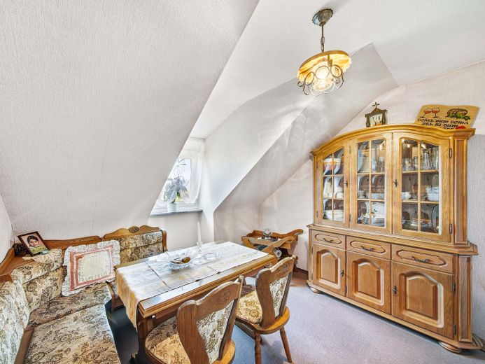 4 Zi. Wohnung, 2 Garagen + 2 Stellplätze – Esszimmer