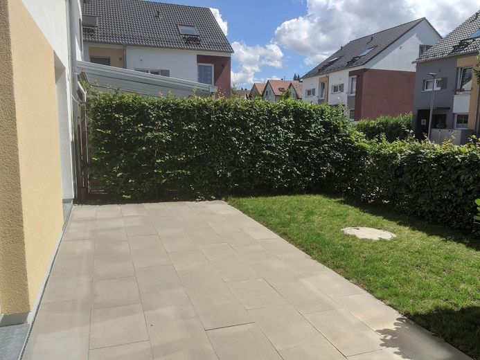 Hausansicht Garten - Terrasse