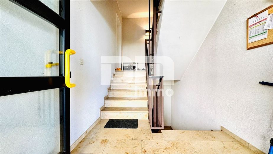 شقة أنيقة من 3 غرف تشمل شرفة + موقف سيارات تحت الأرض في موقع متميز بالقرب من Rammelsberg – Haupteingang Treppenhaus