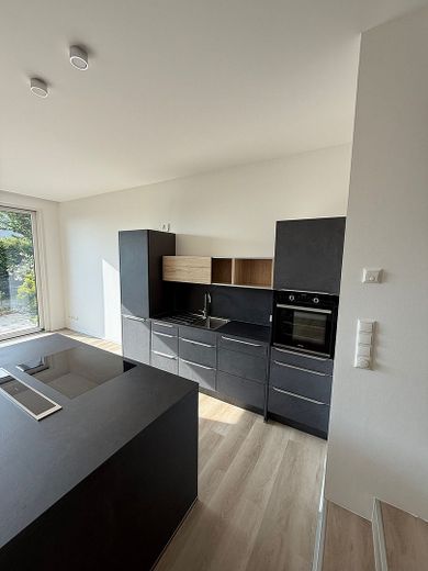 Wonen in het groen en toch dicht bij Dresden – hoogwaardige 3-kamerwoning met terras. – Foto 7