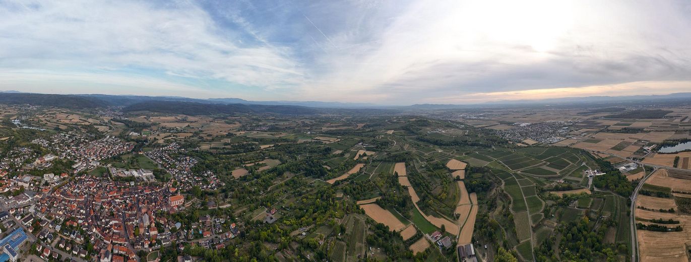 Frisch renovierte und bezugsfertige 3-Zimmerwohnung inkl. Parkplatz und mega Aussicht – Umgebung