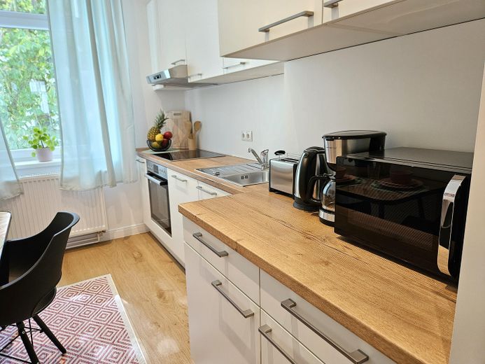 WG-Zimmer möbliert & frisch saniert – 8 Min. zur HTW Uni / Furnished room in a shared apartment – Küche / Kitchen