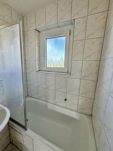 3 habitaciones con balcón y plaza de aparcamiento – Foto 7