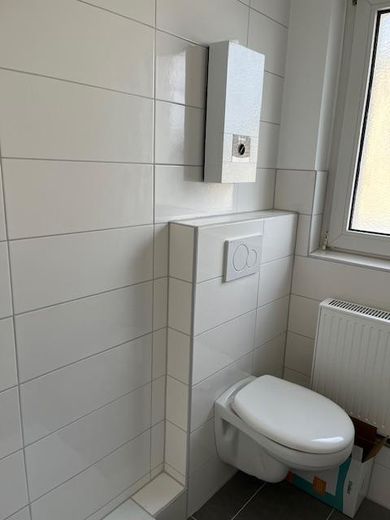 Frisch renovierte schöne 2-Zimmer-Wohnung in attraktiver Lage – Foto 4