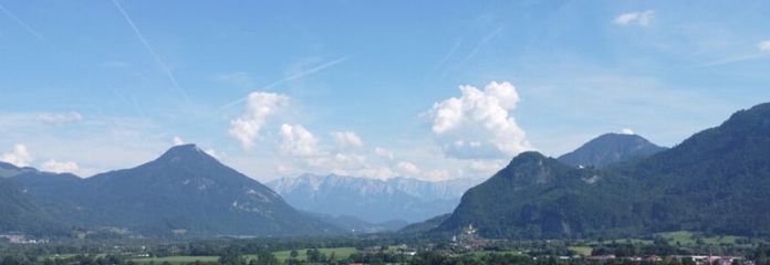 Perfekt für den Bau einer Doppelhaushälfte mit Bergblick