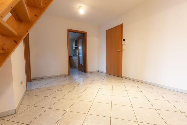 Appartement calme de 3 pièces avec cuisine équipée et balcon à Harpolingen/Bad Säckingen – Flur