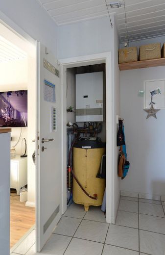 Moderne DG-Wohnung mit viel Charme – Gastherme in der Wohnung