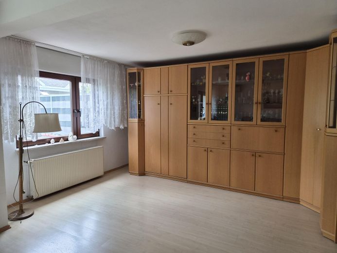* reserviert * Reihenendhaus mit 2 Garagen – Foto 1