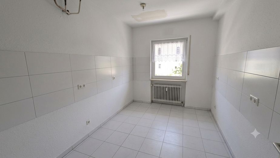4,5-Zimmer-Wohnung mit schönen Ausblicken in Lörrach – Küche