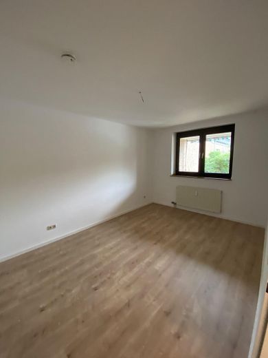 Mönchengladbach-Giesenkirchen: 3-pokojowe mieszkanie z loggią do wynajęcia – Schlafzimmer