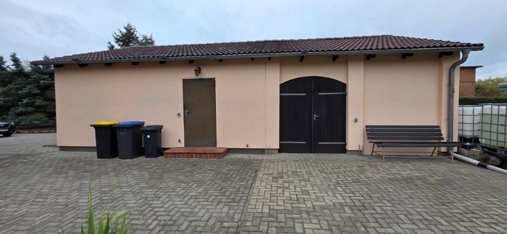 Haus mit Einliegerwohnung -sofort verfügbar- in 16278 Pinnow sucht neuen Besitzer – Garage mit Nebengebäude