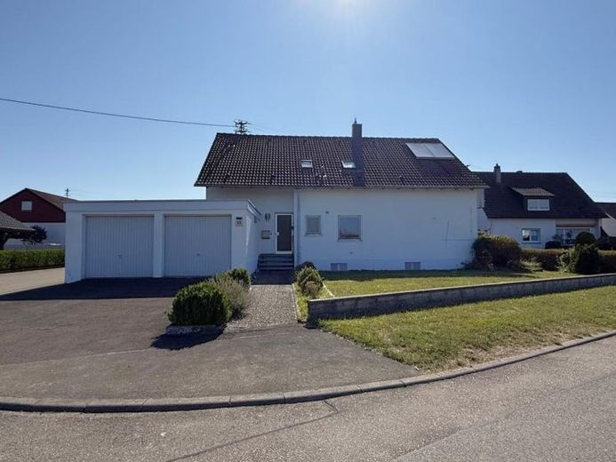 Ein-/Zweifamilienhaus mit Sanierungsbedarf und Entwicklungschancen in Oberholzheim zu verkaufen! – Foto 1