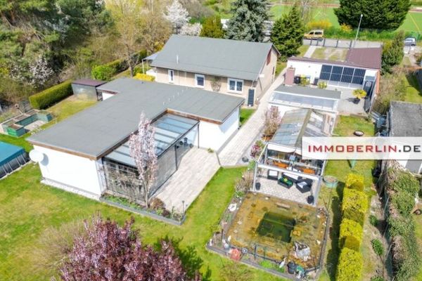 IMMOBERLIN.DE - قطعة أرض جنوبية مع عمارة بنغل وتراس شمسي في موقع خلفي