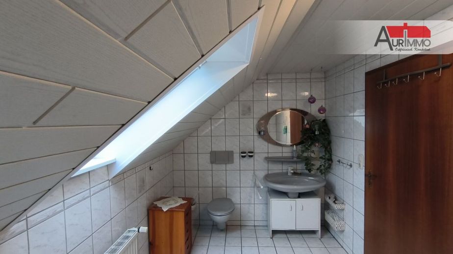 Ehemalige Hofstelle mit Wohnhaus, Scheune – Badezimmer OG