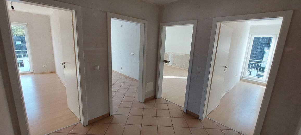 Mooie lichte 3-kamer zolderwoning – Flur