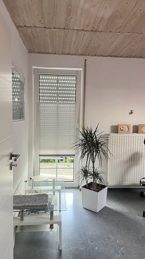 Einfamilienwohnhaus mit Doppelgarage und großem Garten - Privatverkauf – Zimmer 3
