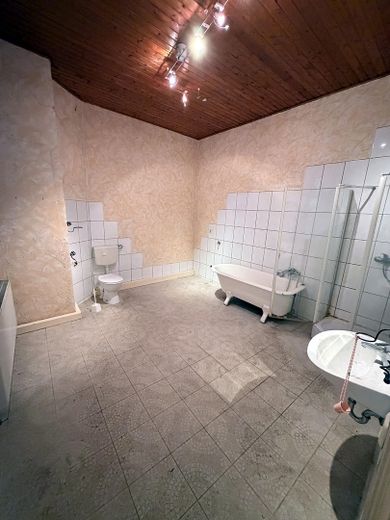 Denkmalgeschütztes Altstadt-Anwesen mit Baugenehmigung für 5 Wohnungen – Entwicklerprojekt in Landau – OG – Bad