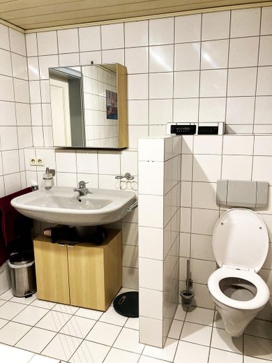 Doppelhaushälfte in Baden-Baden Sandweier – Badezimmer Ansicht 2