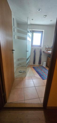 Energieeffizientes Haus in Hannover-Bothfeld von Privat - 758.000 € VB – Duschbad Erdgeschoß
