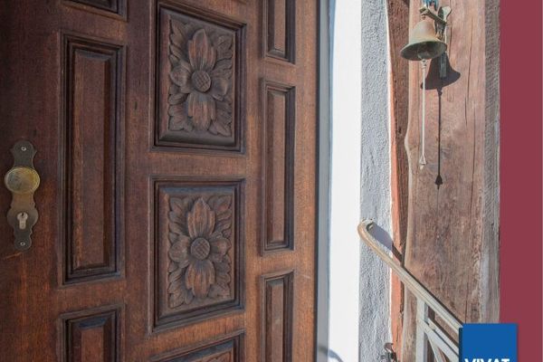 Casa storica a graticcio del XVIII secolo con ampi spazi abitativi. Senza commissione d’acquisto!